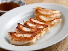 皮から手作りする、激ウマ「餃子」に箸がとまらない！ 餃子マニアが本気で惚れた『餃子荘