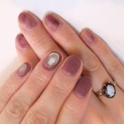 乙女心を鷲掴み♡春夏のヴィンテージ風ネイルが可愛過ぎる