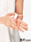 ベースコートは必要？美しいネイルを作るベースコートまとめ｜指先の正しいケア方法やお