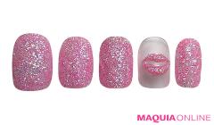 KISSで誘惑しちゃう！？ あま～くラブリーな「シュガー」ネイル | マキアオンライン（MAQUI