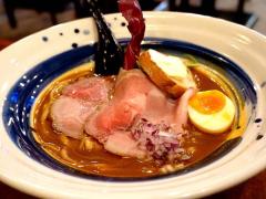 まるでフレンチフルコース!? 敏腕シェフが本気で作り上げた「オマール海老ラーメン」に熱