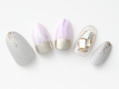 【365日ネイル】異なる光感と操って涼やかな印象の“ライトグレーネイル”を女らしく♪