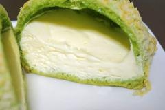 とにかくメロン！ 濃厚クリームとザクザク生地がたまらない「メロンパンもこ」