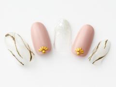 【365日ネイル】凛とした表情のネイルでオンモードを全開！エレガントで涼しげなベージュ