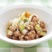 これなら飽きずに食べられる♡「納豆のちょい足しアレンジ」12選  - LOCARI（ロカリ）