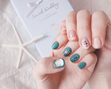 大きめパーツがポイント♡手元が明るくなる流行デザイン8選