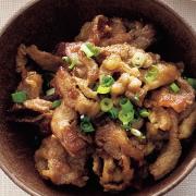 梅雨のダルさに負けない！コスパ抜群の豚こまレシピ13連発 - LOCARI（ロカリ）