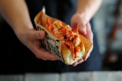 NY発ロブスターロール専門店「ルークス」銀座に国内最大規模の路面店OPEN