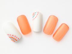 【365日ネイル】透明感のあるオレンジで涼やかさUP！週末を陽気に過ごす夏カラーネイル |