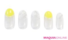 かわいいのに甘過ぎない、カジュアルな「レース」フレンチネイルが旬バランス！ | マキア