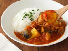 「サバみそ煮缶」が万能すぎる！サバカレー・サバ炒飯など定番メニューが簡単激うま！な