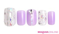 クリアな輝きに魔法をかける、ファンシームードな「スター」ネイル | マキアオンライン（