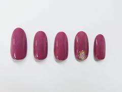 ボルドーネイル17選｜シンプルワンカラーやフレンチなど春夏秋冬使える大人上品なボルドー