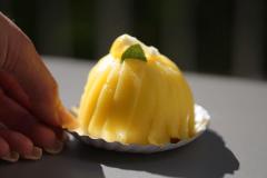 思わず二度見！まるで本物のようなクオリティの果物型スイーツに注目