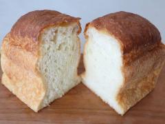 モチモチ超えの新食感な「食パン」に感嘆…！ パンの革命児が手掛ける新ベーカリーが新宿