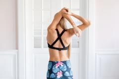 大人女子は「背面ケア」で差がつく！引き締まった背中とお尻で垢抜けボディ♡