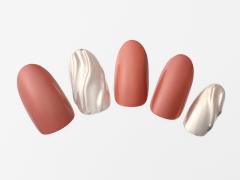 【365日ネイル】連休明けは大人色ネイルでキリっと気持ちを引き締め！　注目のテラコッタ