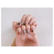 渋めカラーがおしゃれなんです♡大人カジュアルハンド&amp;フットネイル - LOCARI（ロカリ）