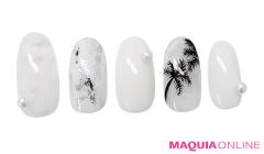 涼しげなモノトーンで、モードな「ヤシの木」ネイル | マキアオンライン（MAQUIA ONLINE）