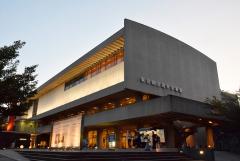 大人女子の夏デートを格上げ！東京国立近代美術館の「ナイトミュージアム」で夏の夜を満