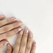 夏にぴったりなコリアンネイル♡ガラスの破片ネイルが可愛い -