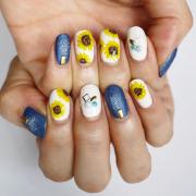 100均＆プチプラオンリー！ 夏の定番ひまわりネイル【ギ☆のセルフネイル手本帖】 | マキア