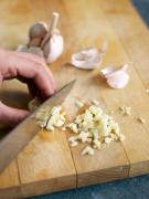 常備しておけば何かと便利♡味に深みを出す「ワインバター」の作り方 -