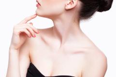 デコルテを綺麗に見せる♡自宅で楽々エクササイズ