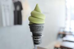 インスタ投稿数1.8万超え！福岡で行列の“大名ソフトクリーム”鎌倉に初進出