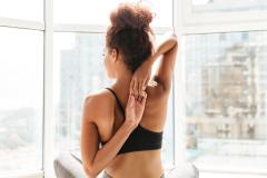 肩甲骨を整えると「スクワット」の効果大！？すぐできる肩甲骨ストレッチ＆エクササイズ