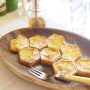 まるで絵本の世界！「はちくまカフェ」のハニカム型フレトーにキュン♡ - ビューティーガ