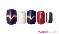 ラインで魅せる、スタイリッシュな「差し色ボルドー」ネイル | マキアオンライン（MAQUIA