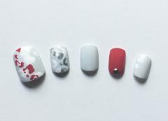 秋からも…おすすめペディキュアデザイン25選｜シンプルワンカラー、人気の赤・ピンクなど