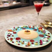 夢のようなデザートのフルコース！お皿に描かれた食べるアート「ジャニス・ウォン」