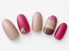 【365日ネイル】流行りのチェック柄をネイルに取り入れて！オータムファッションネイル