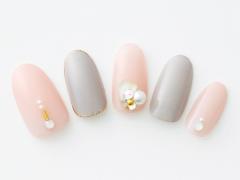 【365日ネイル】柔らかい雰囲気の反対色ネイル…ベビーピンク×ライトグレーのツートーンネ