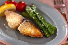 バターの風味が広がる！ 「サワラのムニエル」 - ビューティーガール