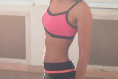 浮かせてひねるだけ！簡単な腹筋運動でくびれ美人に♡ - ビューティーガール