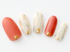 ホワイトネイルデザインのおすすめ【冬】｜ゴールド、グラデーション、フレンチなど組み