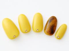 【365日ネイル】連休初日はテンションの上がるイエロー！秋を感じつつ明るさをキープする