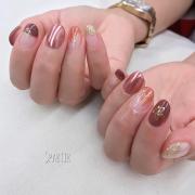 トレンドミックスが今っぽい♡秋の「大人ミラーネイル」デザイン集 -