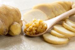 ごま油で炒めてコクをアップ！ 「炒めショウガの味噌汁」 - ビューティーガール