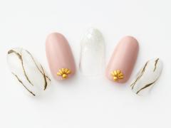 透明感のあるネイルデザインおすすめ21選｜クリアベースのシンプルなものや、ピンクやラメ