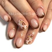 この冬も楽しみたい♡大人の定番「フレンチネイル」デザイン集 -