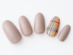 【365日ネイル】赤ラインがアクセント♪旬のチェック柄のワンポイントネイル |