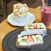フルーツサンドにスフレプリン…華やかメニューが勢揃いの「キハチ カフェ」 - ビューティ