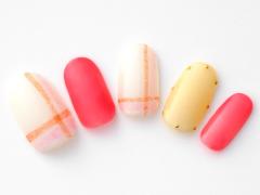 【365日ネイル】年末の予定にわくわく♪気分が上がる旬のチェック柄×カラフルネイル |
