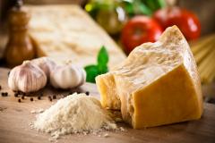 チーズが香ばしいチップスに変身♡「パリパリチーズ」のレシピ -