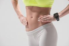 「お腹痩せに腹筋100回 」それ、間違っているかも？効果的に引き締まるトレーニング - ビュ