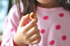 子どもの外出用おやつにもぴったり！ 栄養豊富な「お麩ラスク」 - ビューティーガール